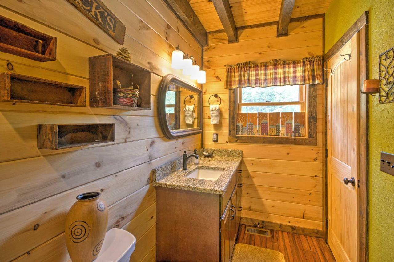 Scenic Fox Ridge Cabin On 4 Acres With Hot Tub! Whittier Exteriér fotografie